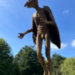 L'homme-oiseau. Sculpture (bronze). 60 cm L'homme-oiseau. Sculpture (bronze). 60 cm